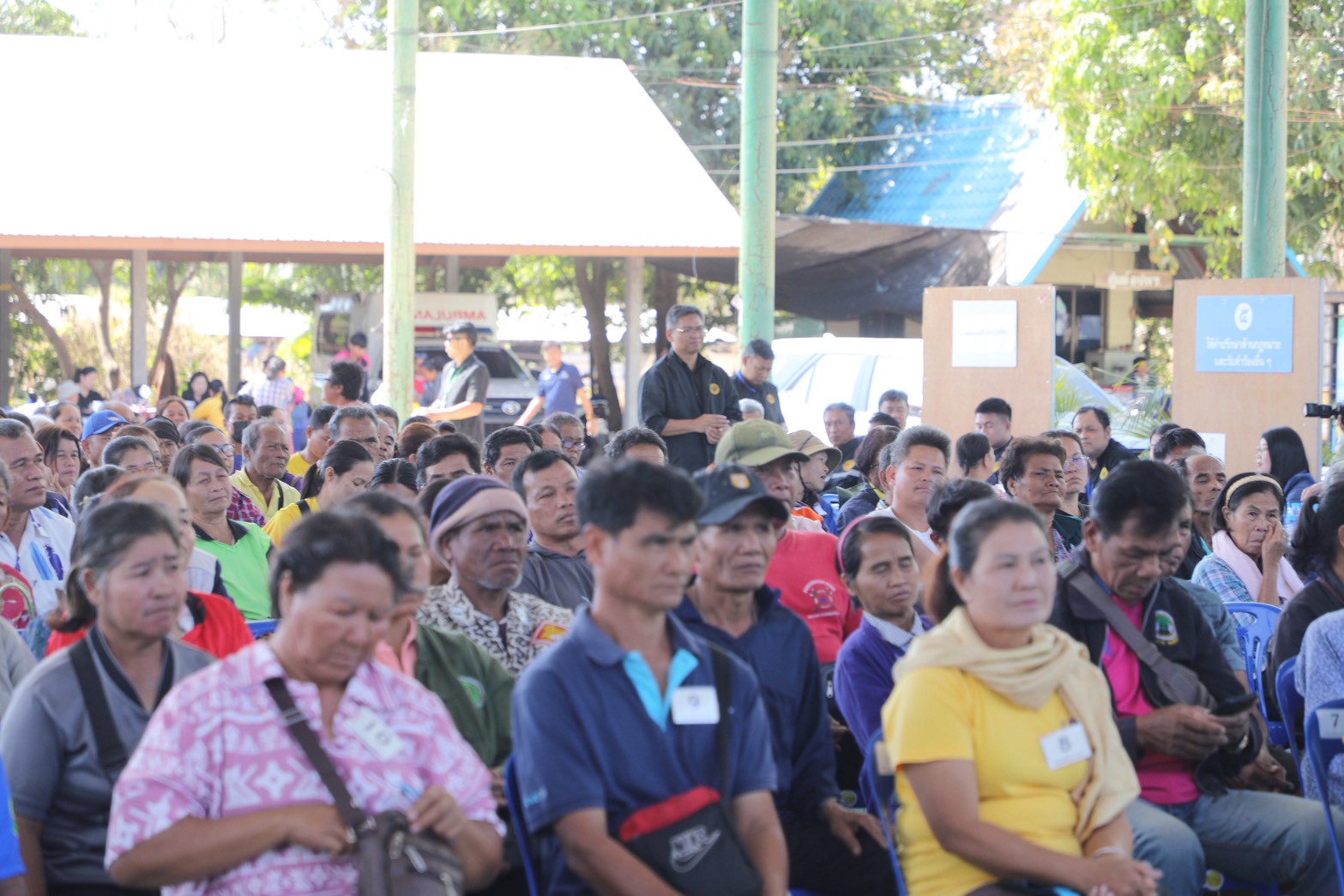 title - ชาวน้ำยืนเฮ ส.ป.ก. ขนทัพบริการถึงที่ ต.เก่าขาม ลดค่าใช้จ่าย ยื่นขอออกโฉนด - ปรึกษาปัญหากฎหมาย ครบจบในที่เดียว